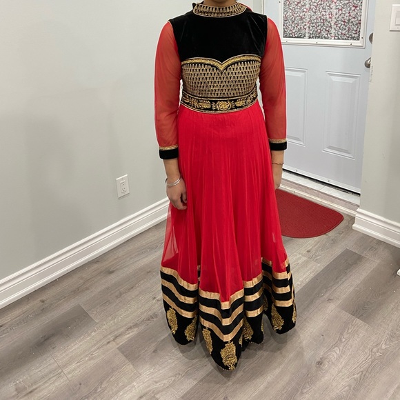 Party Wear Dress in perfect condition - Picture 3 of 3